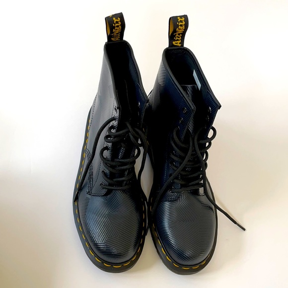 Dr. Martens Shoes - NWOT Dr. martens 1460 8 eye boots US9 black